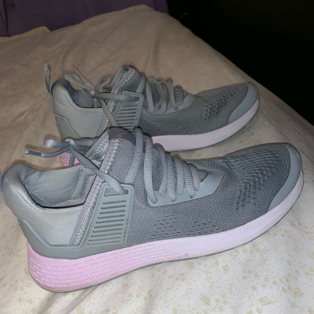 PUMA insurge ENG mesh sneakers